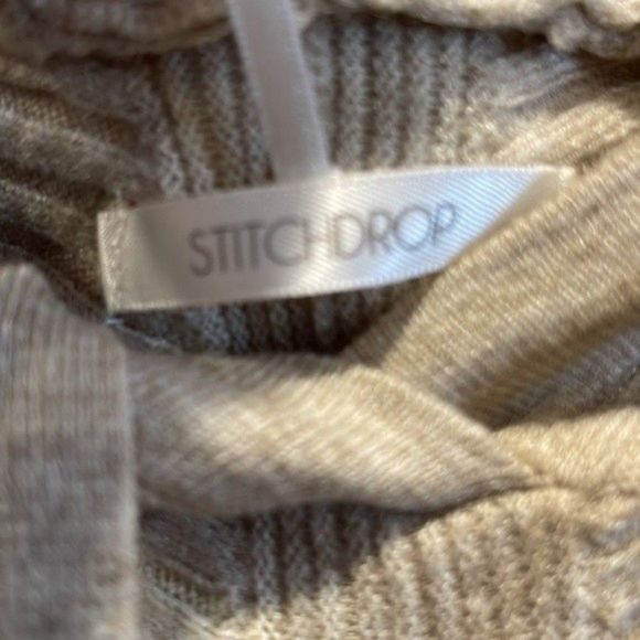 Stitchdrop long sleeve hooded robbed sweater - Picture 2 of 4